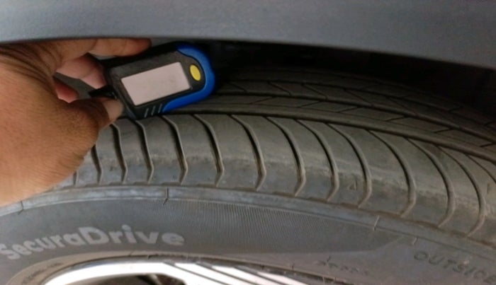 2025 Tata NEXON CREATIVE 1.2 REVOTRON 7 DCA, Petrol, Automatic, 1,087 km, tyre