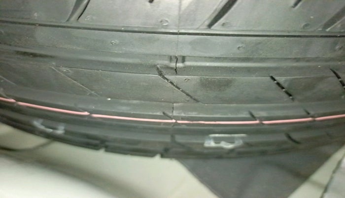 2025 Tata NEXON CREATIVE 1.2 REVOTRON 7 DCA, Petrol, Automatic, 1,087 km, tyre