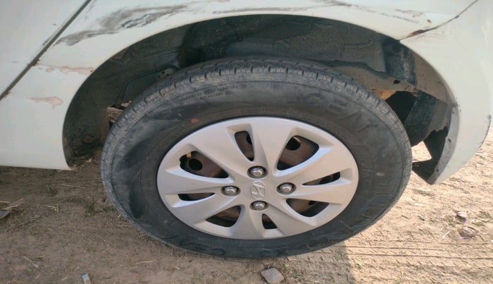 2011 Hyundai i10 SPORTZ 1.2 AT, Petrol, Automatic, 1,05,553 km, tyre