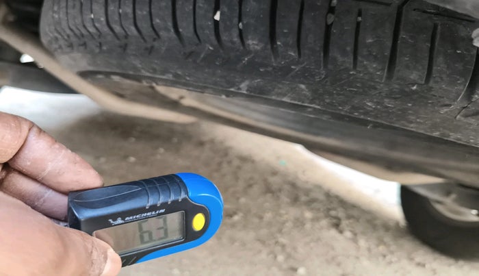 2018 Mahindra XUV500 W11 AT, Diesel, Automatic, 1,11,824 km, tyre