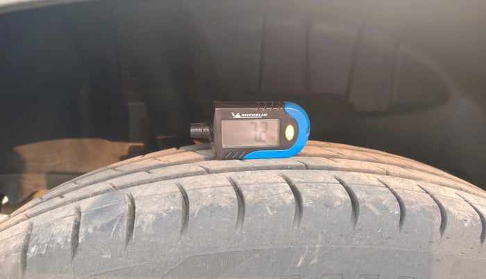 2018 Maruti Swift VXI, Petrol, Manual, 51,316 km, tyre