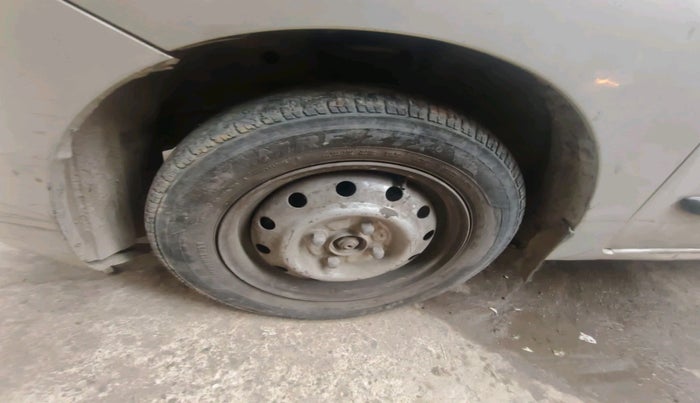 2017 Maruti Wagon R 1.0 LXI CNG, Petrol, Manual, 64,816 km, tyre