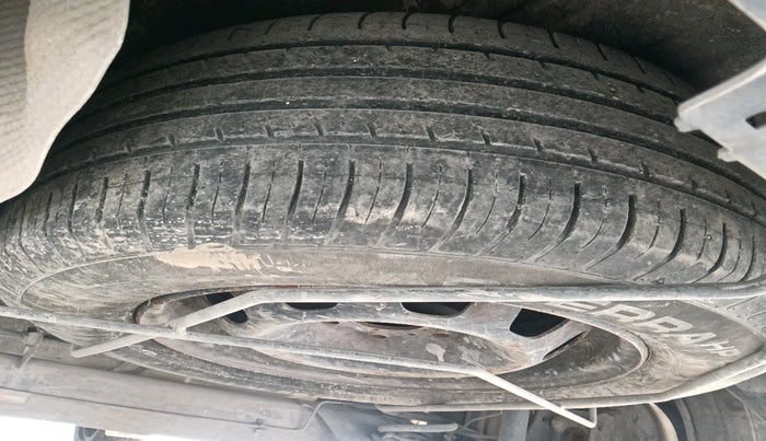 2016 Renault Duster 85 PS RXE DIESEL, Diesel, Manual, 95,820 km, tyre