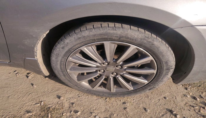 2018 Maruti Ciaz ALPHA 1.5 SHVS PETROL, Petrol, Manual, 48,669 km, tyre