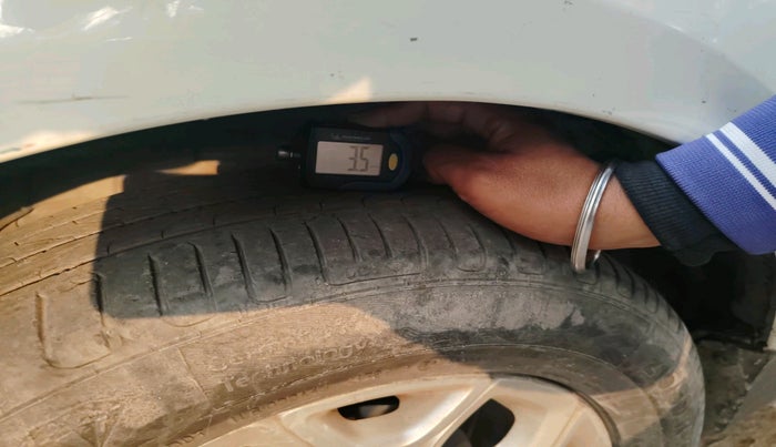 2013 Ford Ecosport TITANIUM 1.5L PETROL AT, Petrol, Automatic, 1,12,682 km, tyre