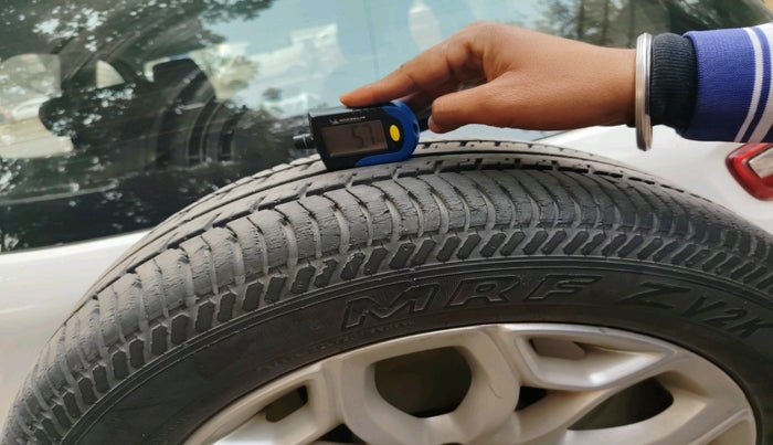 2013 Ford Ecosport TITANIUM 1.5L PETROL AT, Petrol, Automatic, 1,12,682 km, tyre