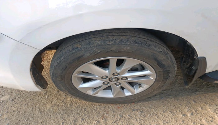 2018 Toyota Innova Crysta 2.4 VX 8 STR, Diesel, Manual, 99,118 km, tyre