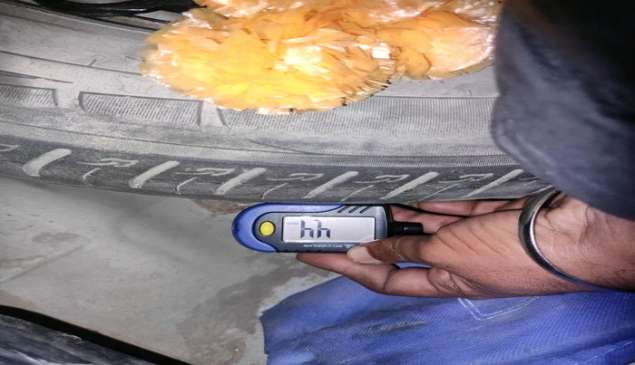 2020 Tata NEXON XM DIESEL, Diesel, Manual, 1,07,085 km, tyre