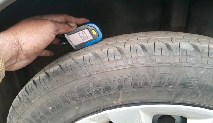 2011 Maruti Swift LDI, Diesel, Manual, 1,51,083 km, tyre