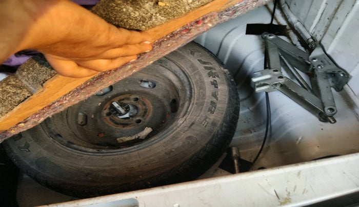 2016 Renault Kwid RXT 0.8, Petrol, Manual, 51,317 km, tyre