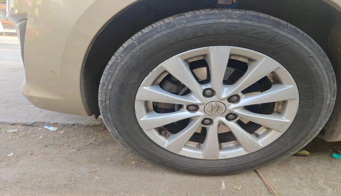 2015 Maruti Ertiga ZXI, Petrol, Manual, 90,286 km, tyre