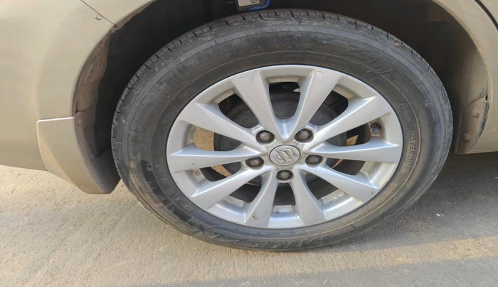 2015 Maruti Ertiga ZXI, Petrol, Manual, 90,286 km, tyre