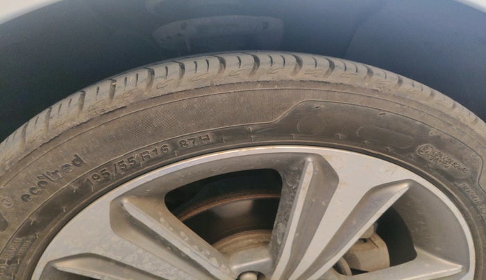 2018 Hyundai Verna 1.6 VTVT SX O, Petrol, Manual, 68,332 km, tyre