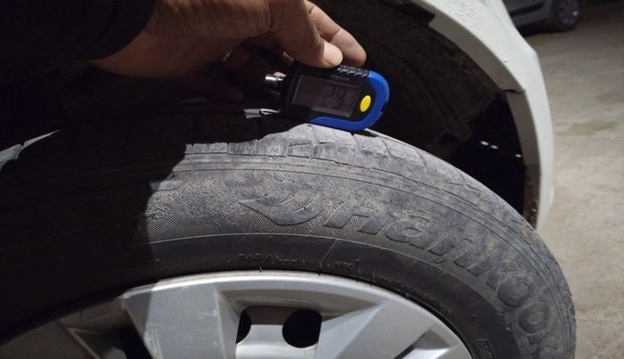 2015 Maruti Swift LDI, Diesel, Manual, 1,05,961 km, tyre