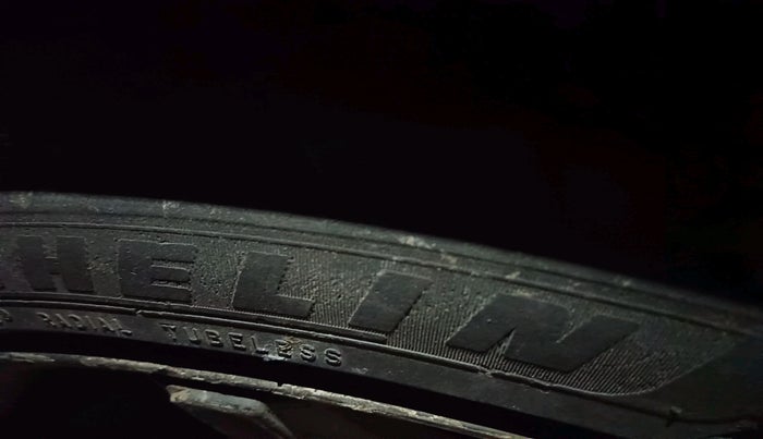 2016 Maruti Swift LXI (O), Petrol, Manual, 1,19,841 km, tyre