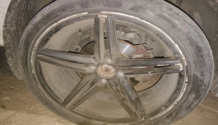 2016 Maruti Swift LXI (O), Petrol, Manual, 1,19,841 km, tyre