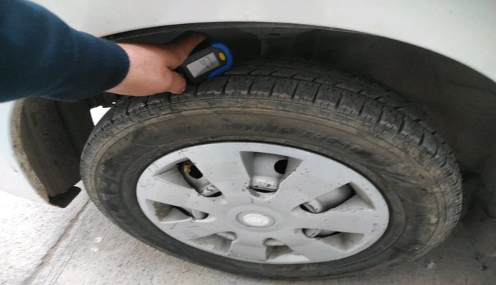 2016 Maruti Wagon R 1.0 LXI CNG, Petrol, Manual, 95,775 km, tyre