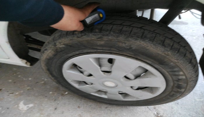 2016 Maruti Wagon R 1.0 LXI CNG, Petrol, Manual, 95,775 km, tyre