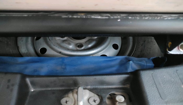 2016 Maruti Wagon R 1.0 LXI CNG, Petrol, Manual, 95,775 km, tyre