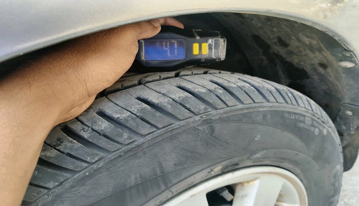 2013 Hyundai i20 ASTA 1.2, Petrol, Manual, 60,711 km, tyre