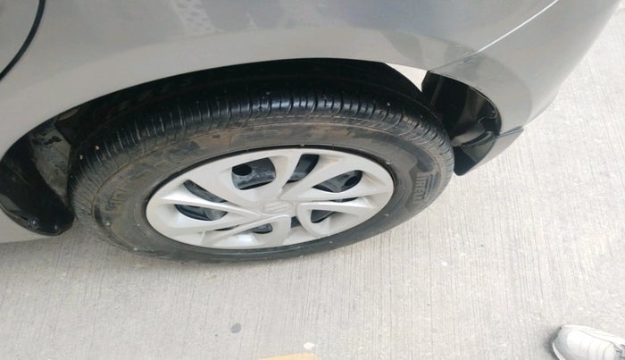 2012 Maruti Swift VXI, Petrol, Manual, 98,212 km, tyre