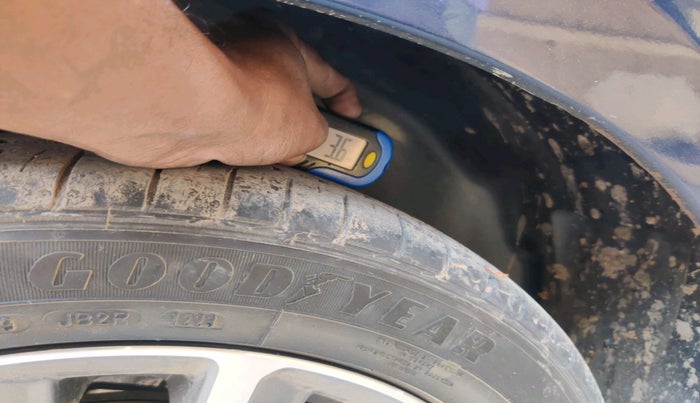 2023 Maruti Ciaz ALPHA  AT 1.5 SHVS PETROL, Petrol, Automatic, 26,973 km, tyre