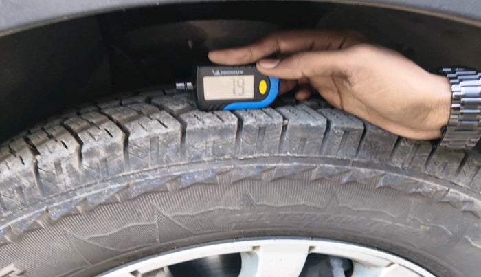 2016 Mahindra XUV500 W10, Diesel, Manual, 65,907 km, tyre