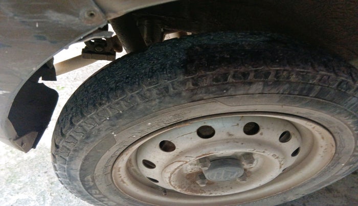 2011 Maruti Wagon R 1.0 LXI, Petrol, Manual, 1,32,545 km, tyre