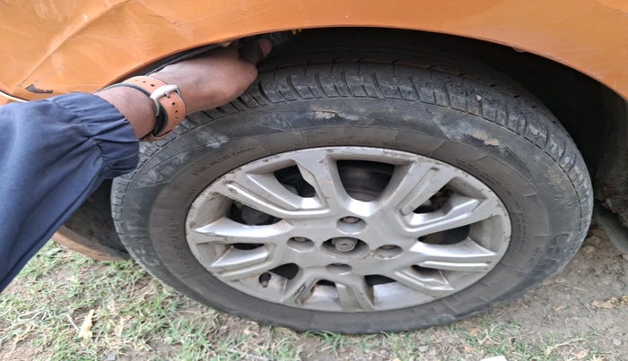 2016 Tata Tiago XZ PETROL, Petrol, Manual, 77,452 km, tyre