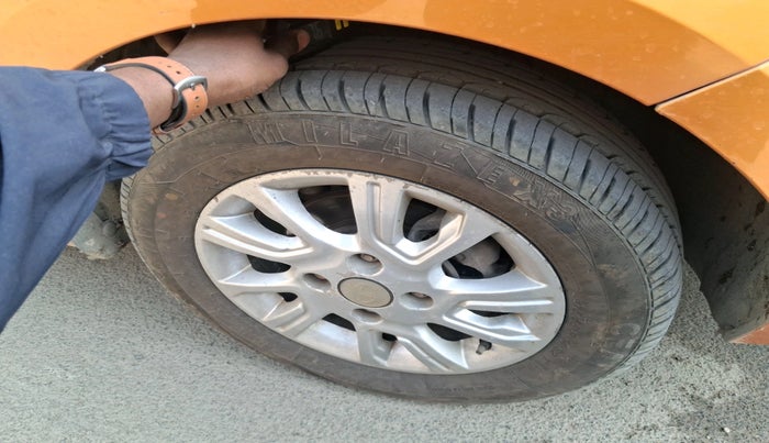 2016 Tata Tiago XZ PETROL, Petrol, Manual, 77,452 km, tyre