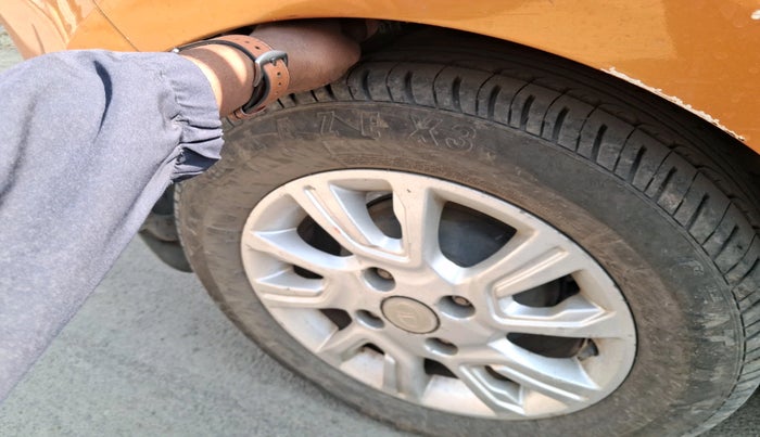 2016 Tata Tiago XZ PETROL, Petrol, Manual, 77,452 km, tyre