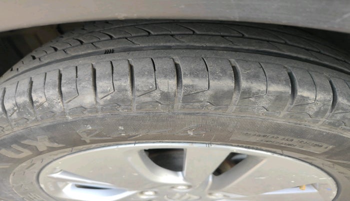 2016 Maruti S Cross ZETA 1.3, Diesel, Manual, 92,936 km, tyre