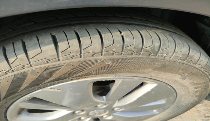 2016 Maruti S Cross ZETA 1.3, Diesel, Manual, 92,936 km, tyre