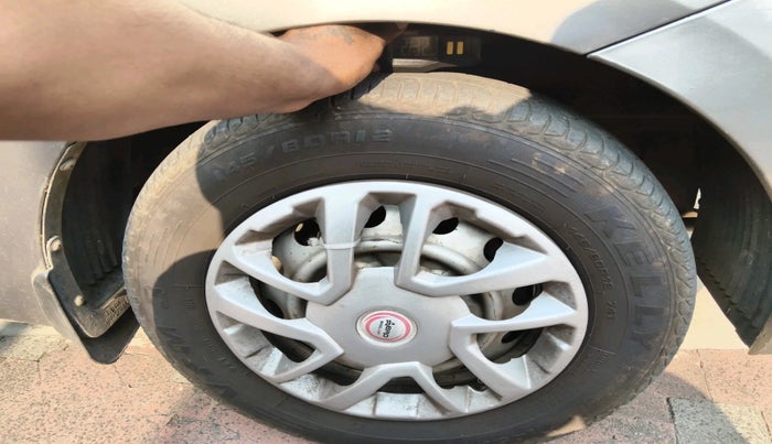 2014 Hyundai Eon ERA +, Petrol, Manual, 73,729 km, tyre