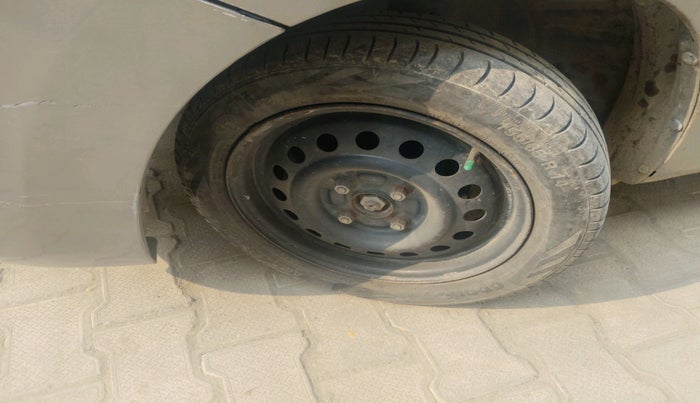 2013 Maruti Wagon R 1.0 VXI, Petrol, Manual, 1,04,195 km, tyre