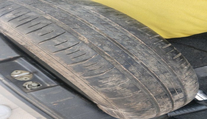 2013 Maruti Wagon R 1.0 VXI, Petrol, Manual, 1,04,195 km, tyre