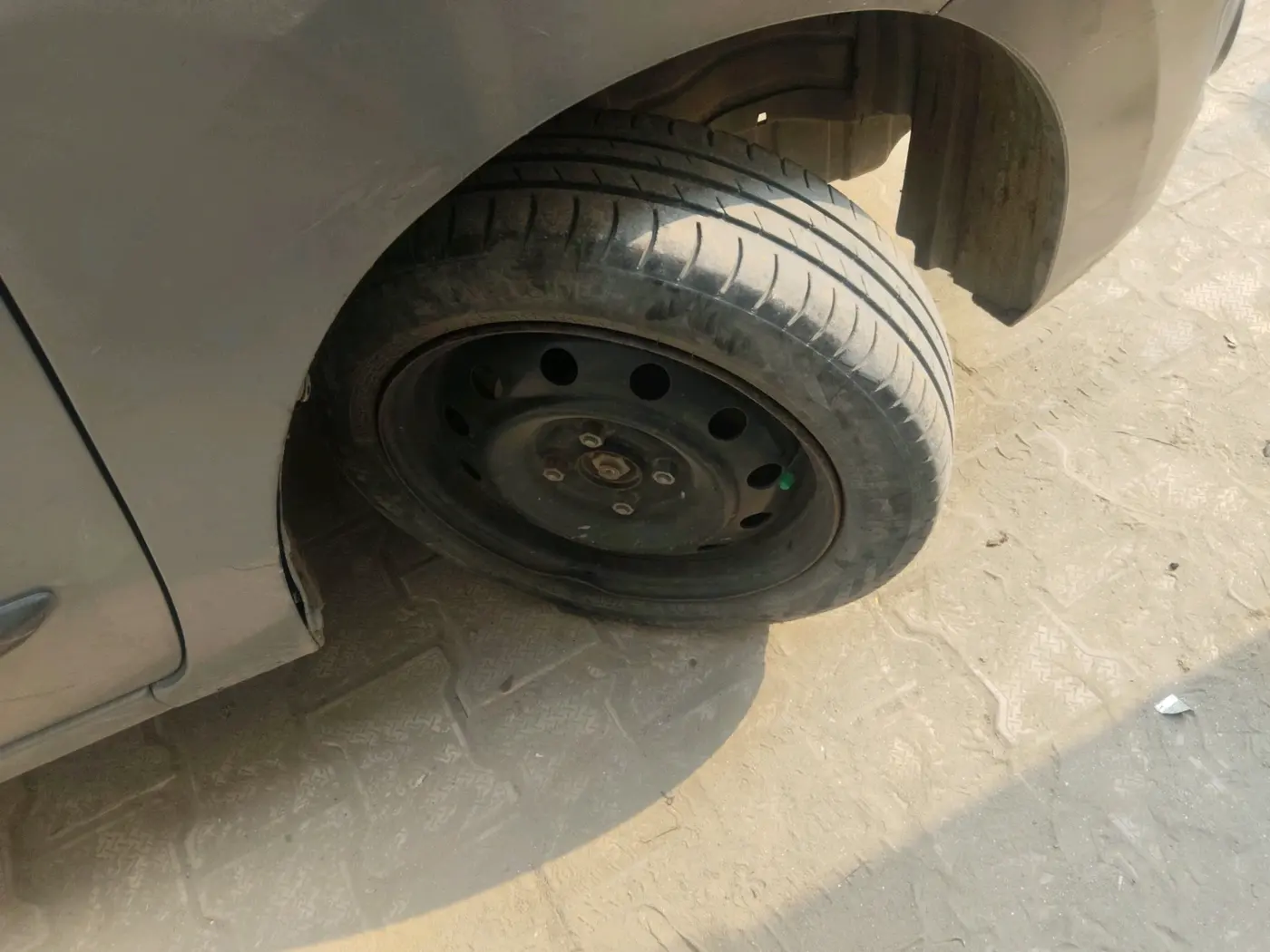 2013 Maruti Wagon R 1.0 VXI, CNG, Manual, 1,04,195 km, tyre
