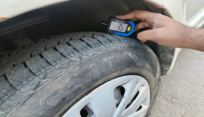 2011 Maruti Swift LXI, Petrol, Manual, 48,746 km, tyre