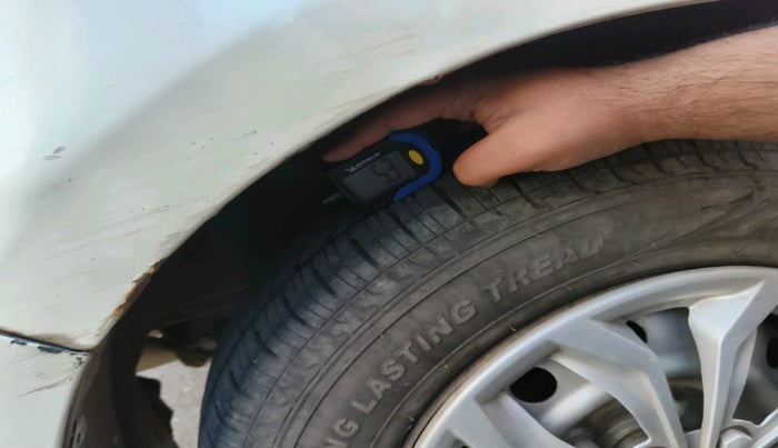 2011 Maruti Swift LXI, Petrol, Manual, 48,746 km, tyre