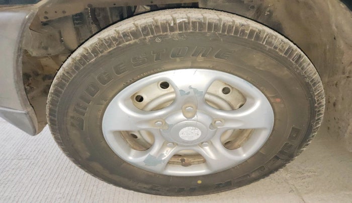 2014 Mahindra Scorpio LX, Diesel, Manual, 99,182 km, tyre