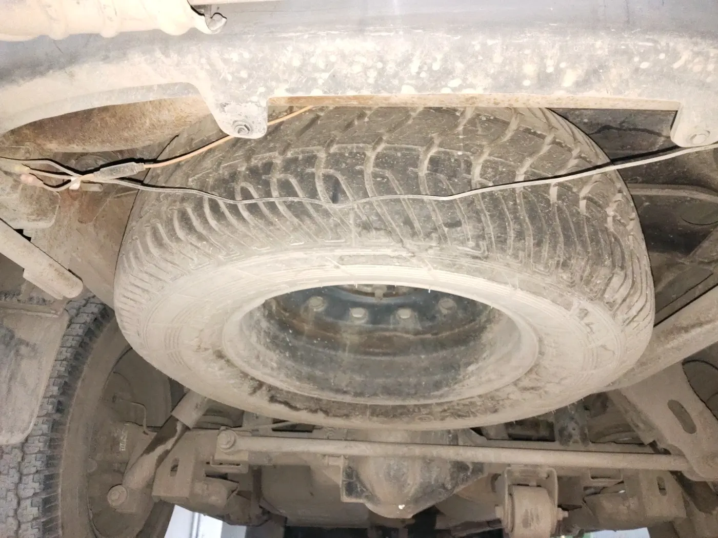 2014 Mahindra Scorpio LX, Diesel, Manual, 99,182 km, tyre