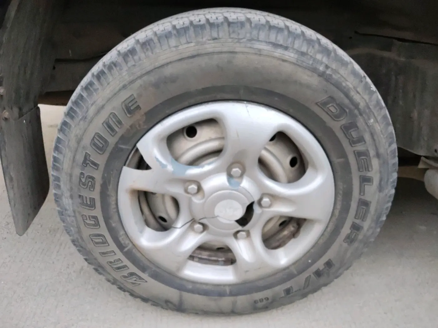 2014 Mahindra Scorpio LX, Diesel, Manual, 99,182 km, tyre