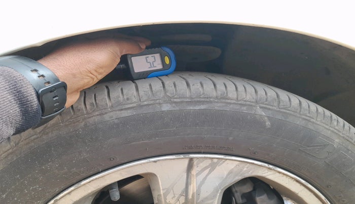 2015 Renault Lodgy 110 PS RXZ, Diesel, Manual, 1,78,889 km, tyre