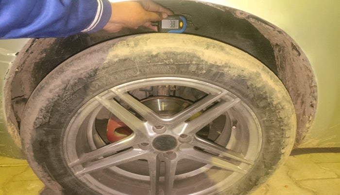 2015 Maruti Swift VXI, Petrol, Manual, 80,792 km, tyre