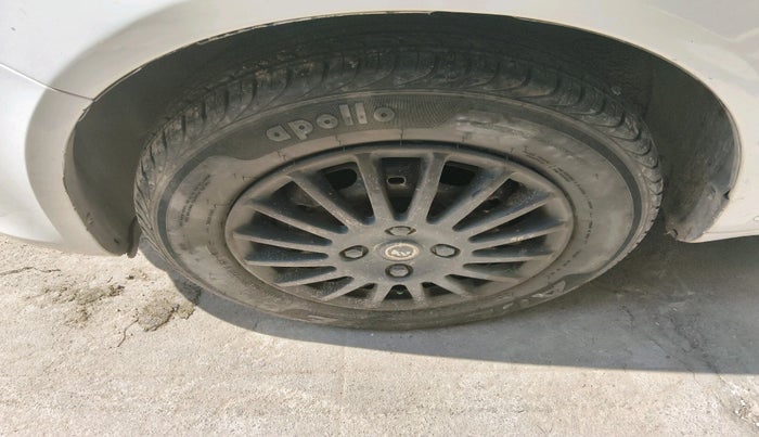 2011 Skoda Fabia ACTIVE PLUS 1.2 MPI, Petrol, Manual, 81,791 km, tyre