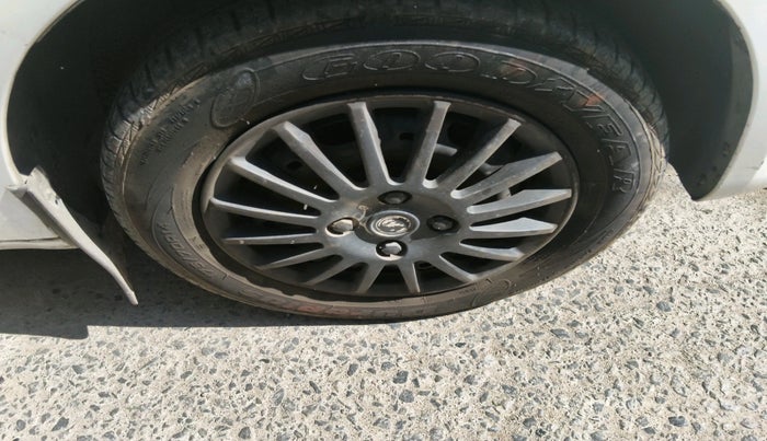 2011 Skoda Fabia ACTIVE PLUS 1.2 MPI, Petrol, Manual, 81,791 km, tyre