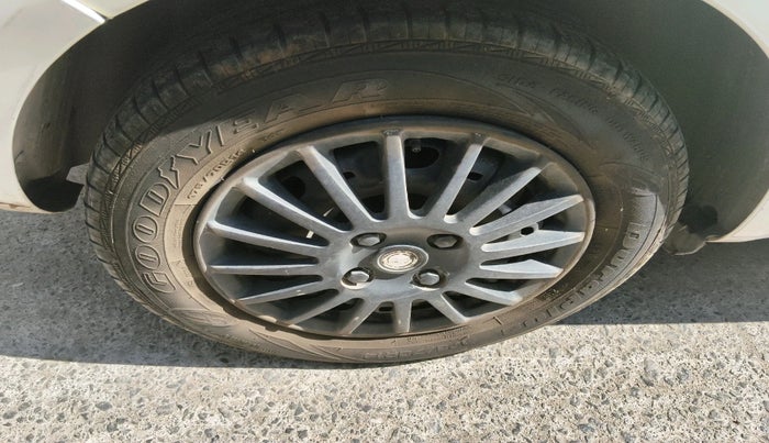 2011 Skoda Fabia ACTIVE PLUS 1.2 MPI, Petrol, Manual, 81,791 km, tyre