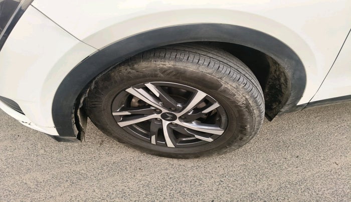 2022 Mahindra XUV700 AX 5 D MT 5 STR, Diesel, Manual, 45,911 km, tyre