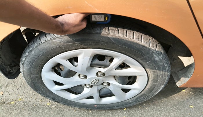 2017 Hyundai Grand i10 SPORTZ (O) 1.2 KAPPA VTVT, Petrol, Manual, 80,653 km, tyre