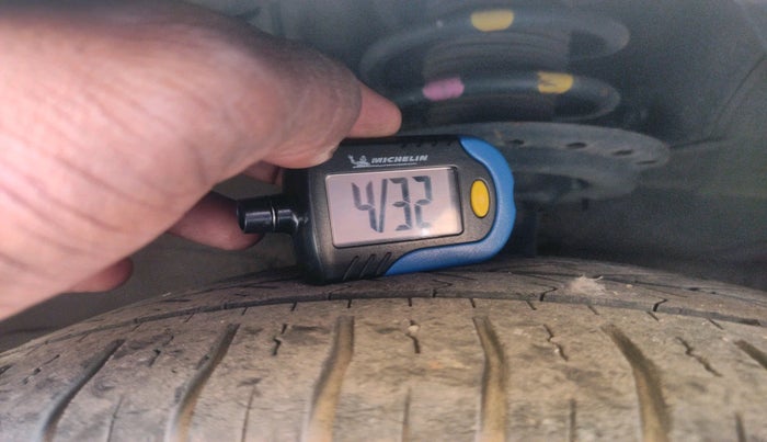 2015 Hyundai Grand i10 SPORTZ 1.2 KAPPA VTVT, Petrol, Manual, 81,330 km, tyre